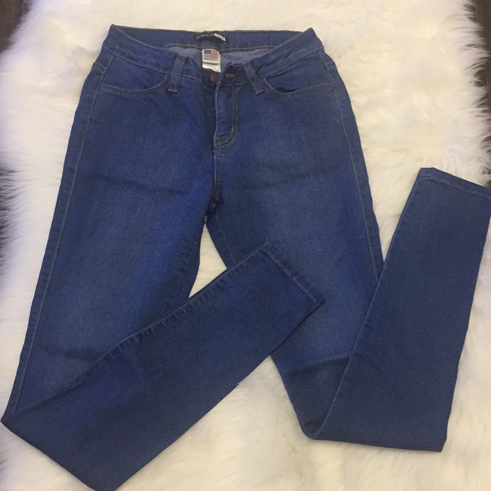 Fashionnova jeans size 3